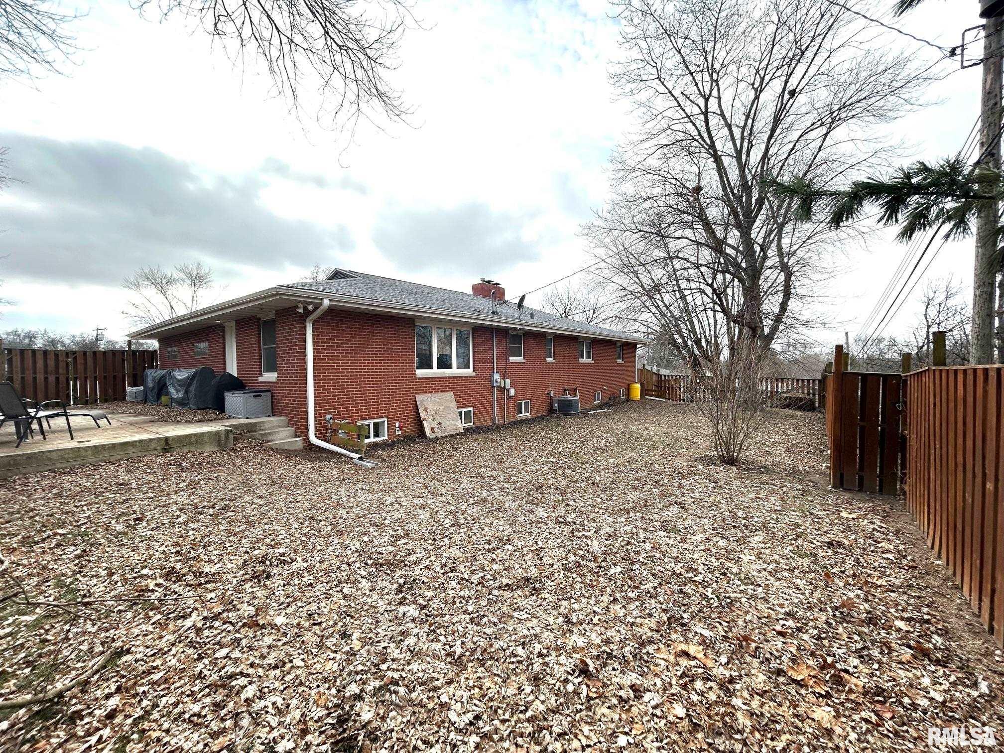 1205 Arthur Street Pekin, IL 61554 - Photo 34 of 35