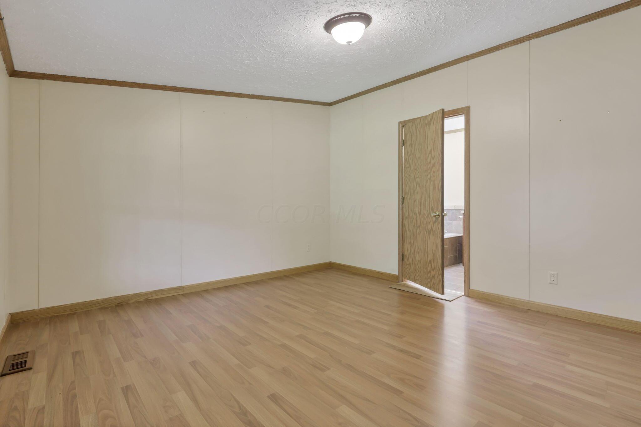 13055 Cooksey Road Utica, OH 43080 - Photo 29 of 84 Owners Suite