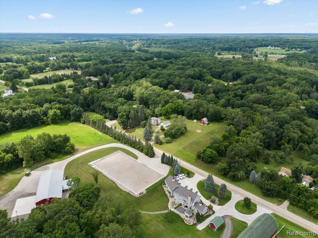 11769 Hibner Road Hartland, MI 48353 - Photo 33 of 38