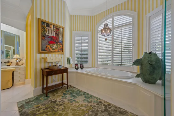 $6,789,000 | 258 Locha Drive, Jupiter, FL 33458