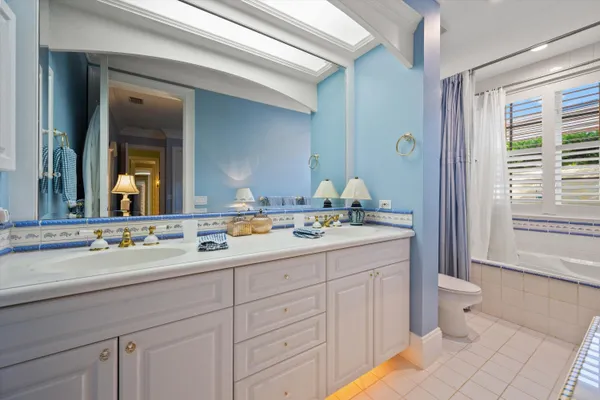 $6,789,000 | 258 Locha Drive, Jupiter, FL 33458