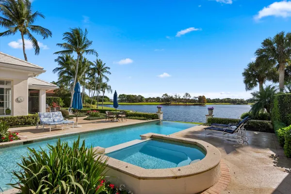 $6,789,000 | 258 Locha Drive, Jupiter, FL 33458