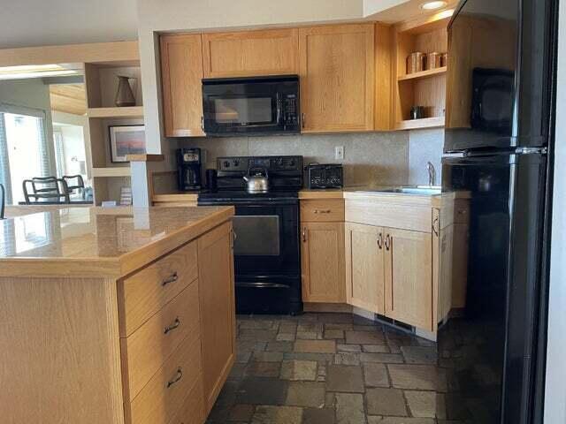 1844 Redtail Hawk Drive, Unit RV55J Redmond, OR 97756 - Photo 4 of 74