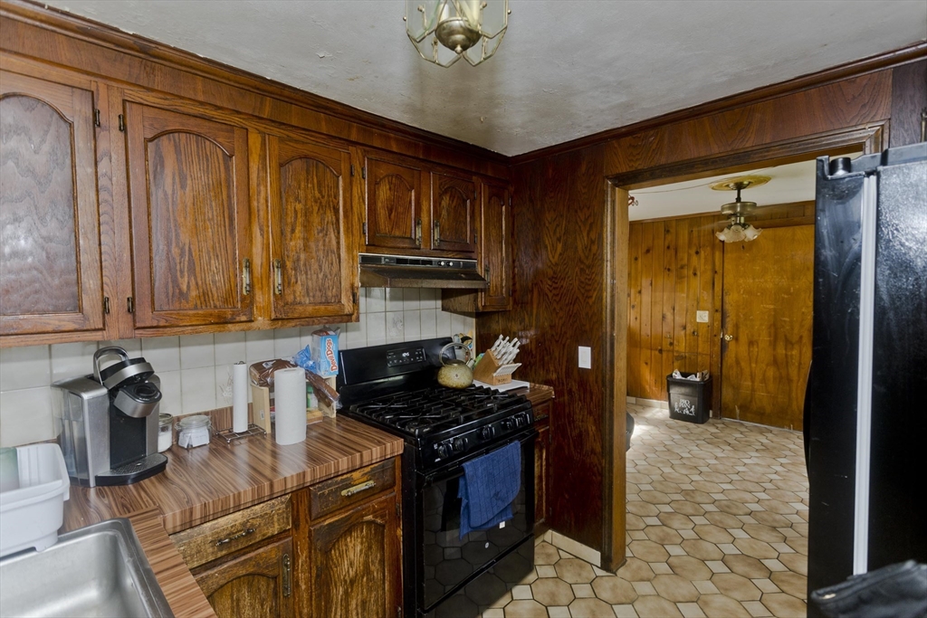 240 East Allen Ridge Road Springfield, MA 01118 - Photo 12 of 22 Gallery Image 12