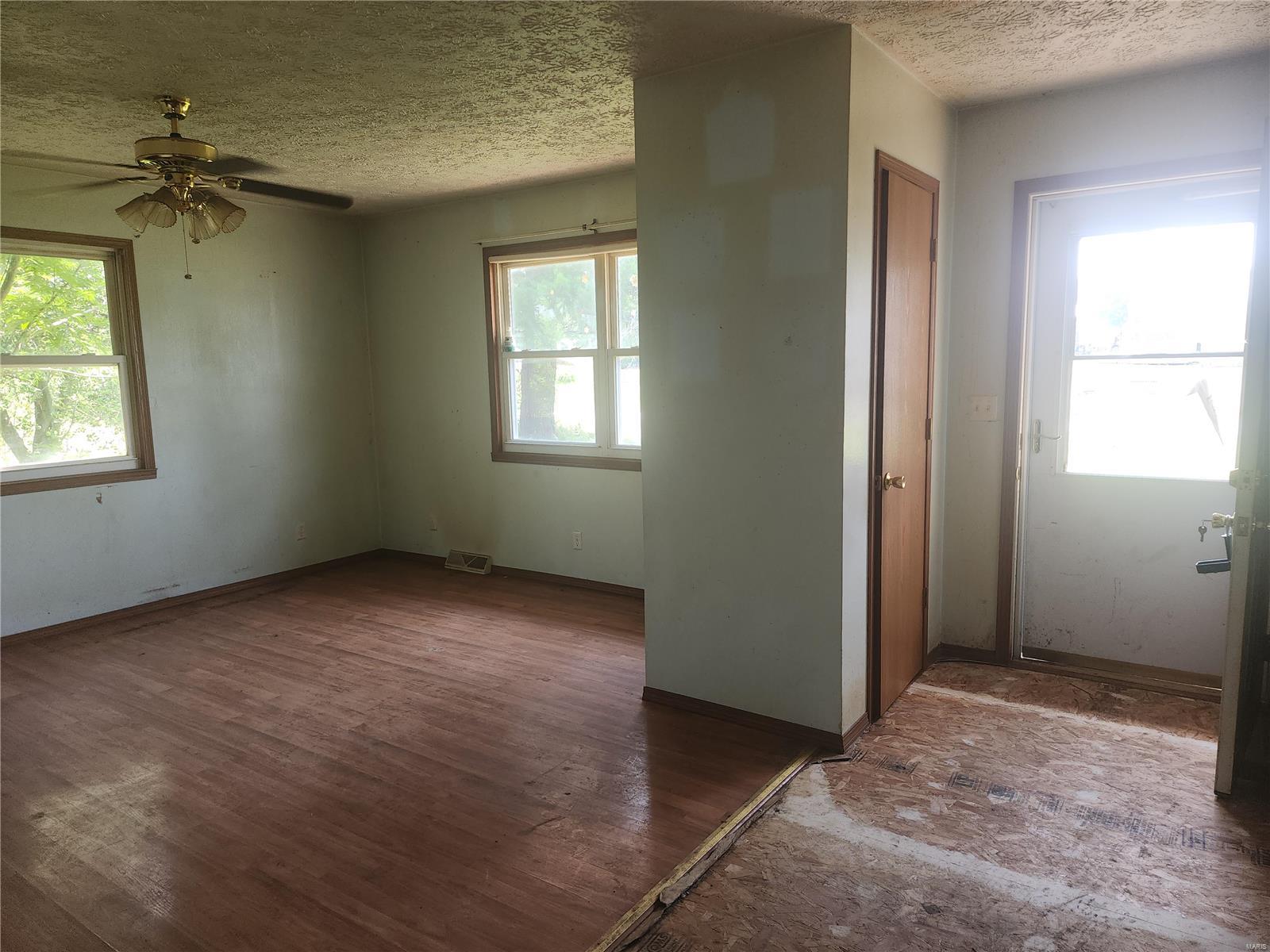 301 Cherry Street Fidelity, IL 62063 - Photo 6 of 29 Gallery Image 6