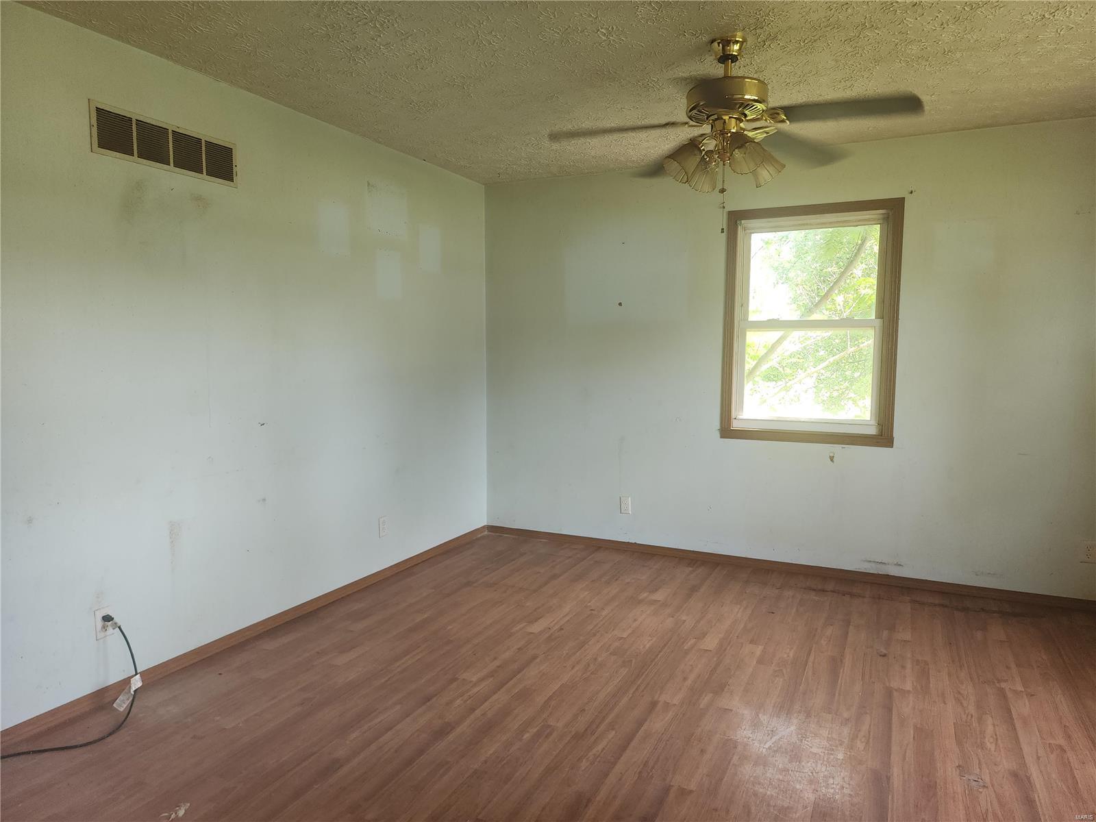 301 Cherry Street Fidelity, IL 62063 - Photo 8 of 29 Gallery Image 8