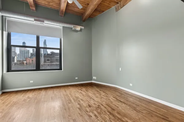 $575,000 | 525 West Superior Street, Unit 325, Chicago, IL 60654
