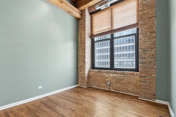 $575,000 | 525 West Superior Street, Unit 325, Chicago, IL 60654