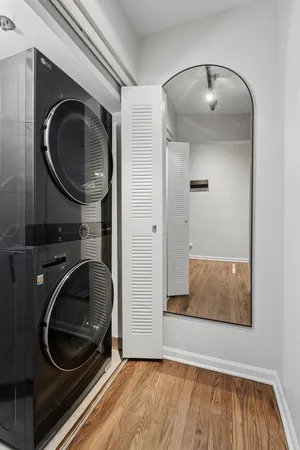 $575,000 | 525 West Superior Street, Unit 325, Chicago, IL 60654