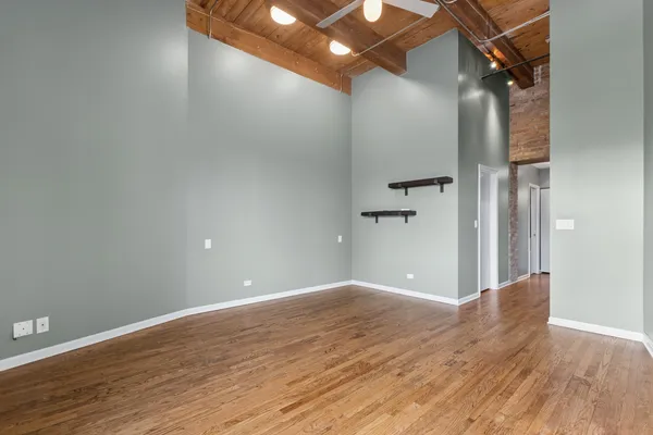 $575,000 | 525 West Superior Street, Unit 325, Chicago, IL 60654