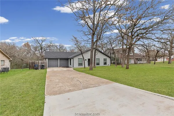 $2,550 | 1117 Berkeley Street, College Station, TX 77840