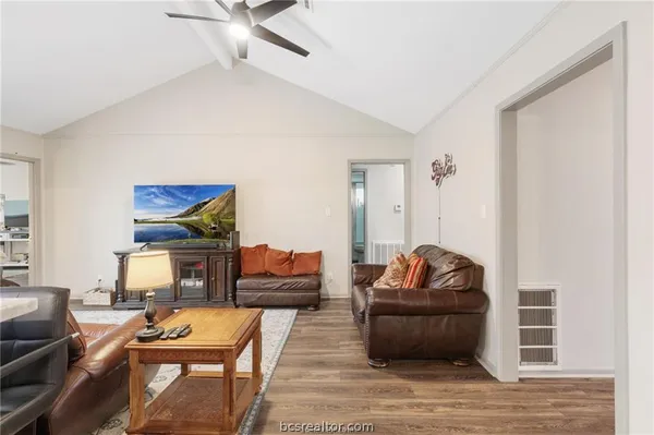 $2,550 | 1117 Berkeley Street, College Station, TX 77840