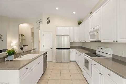 $529,000 | 3811 Lakeview Isle Court, Fort Myers, FL 33905