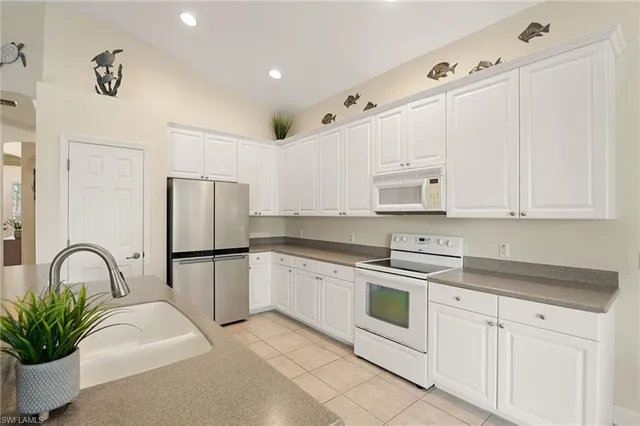 $529,000 | 3811 Lakeview Isle Court, Fort Myers, FL 33905