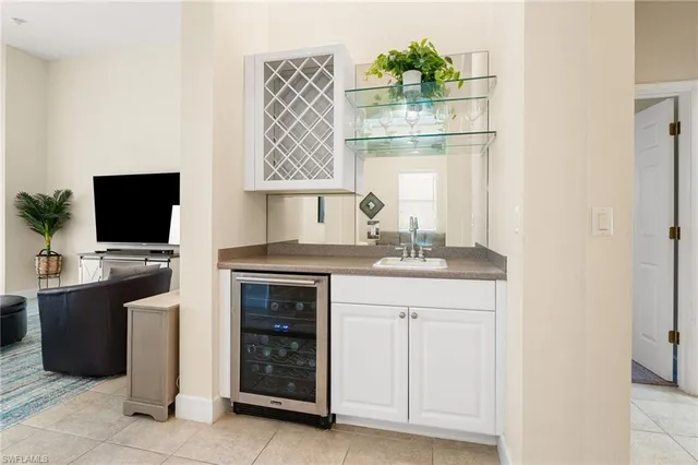 $529,000 | 3811 Lakeview Isle Court, Fort Myers, FL 33905