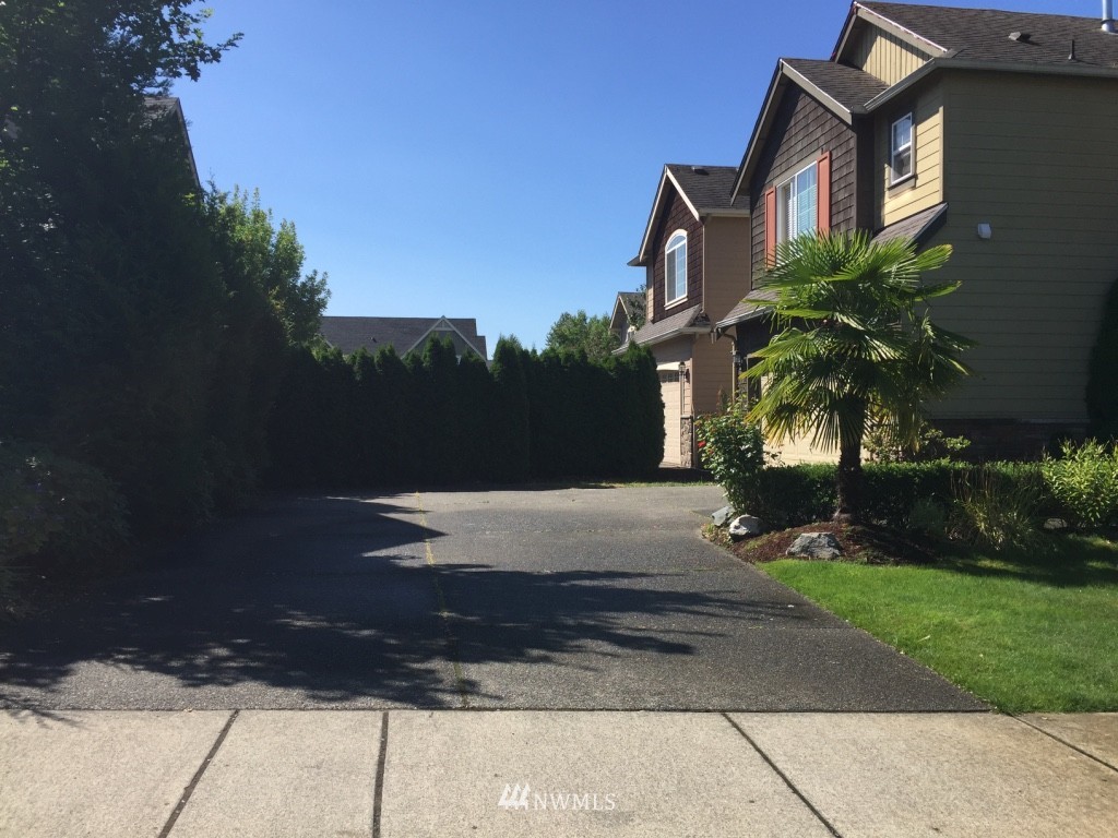 3932 167th Street Southeast Bothell, WA 98012 - Photo 2 of 25