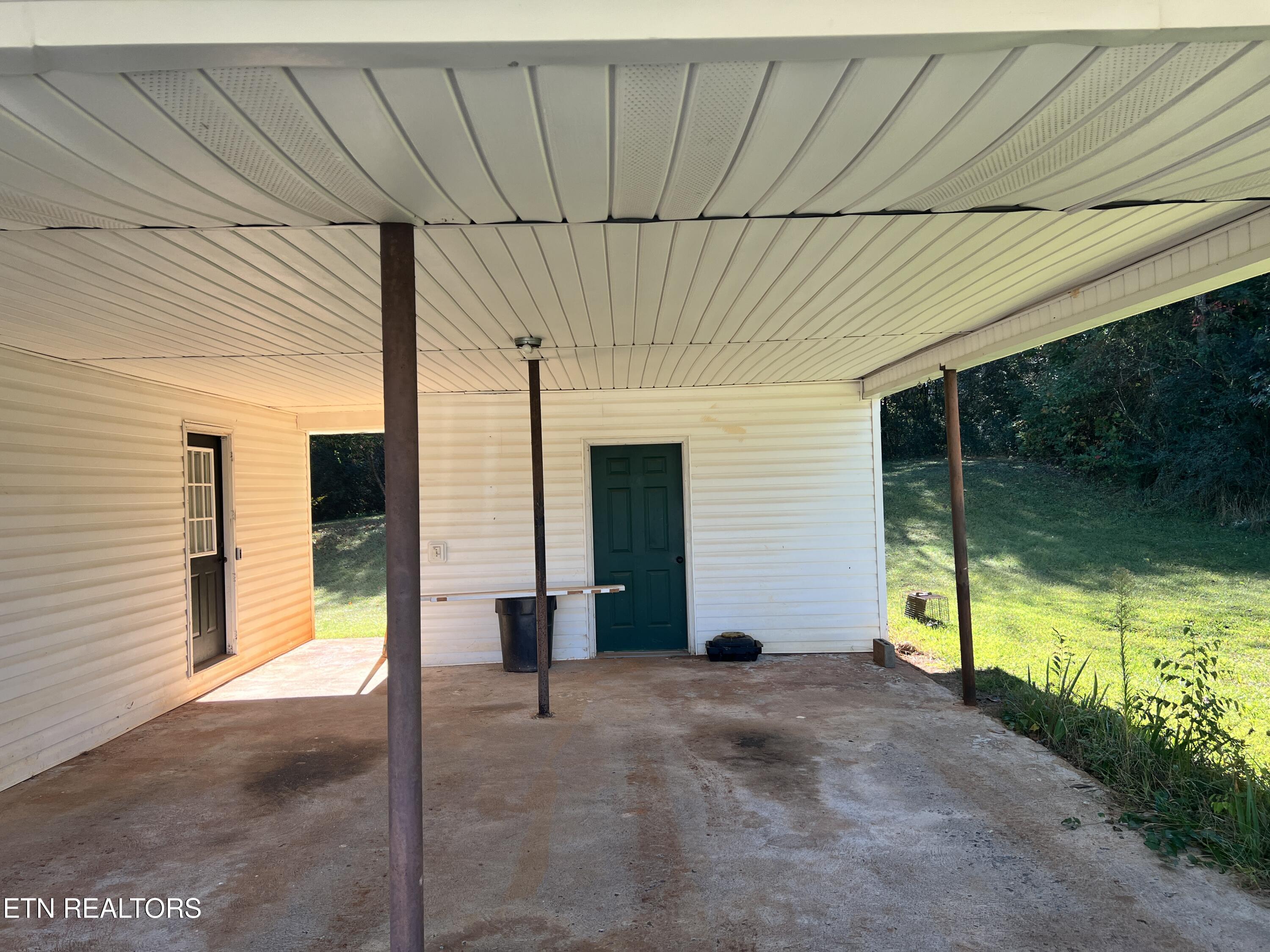 1946 Welcome Valley Road Benton, TN 37307 - Photo 6 of 33 IMG_2598