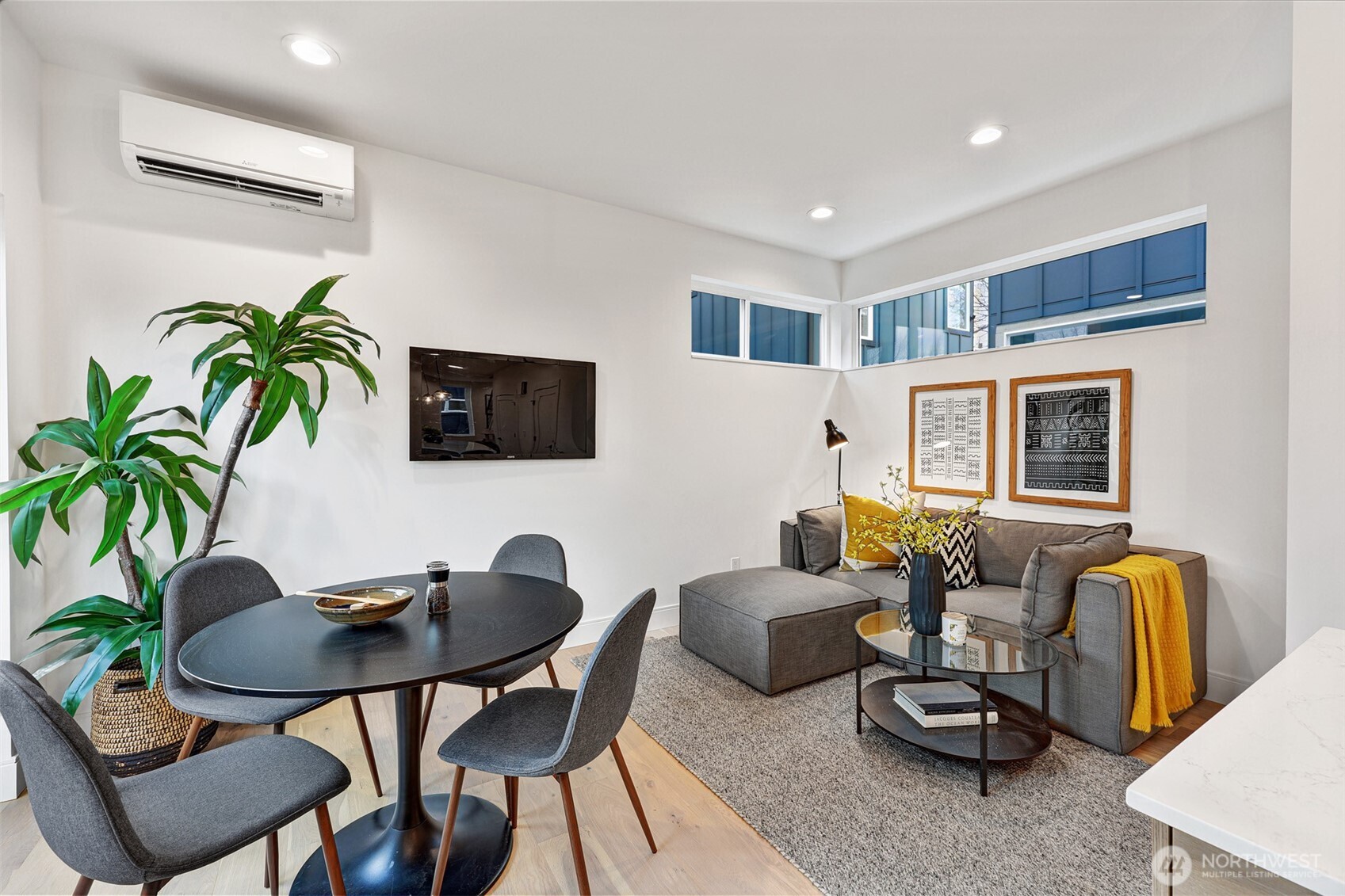 2006 B 19th Avenue South Seattle, WA 98144 - Photo 5 of 32 a livingroom with furniture and a potted plant