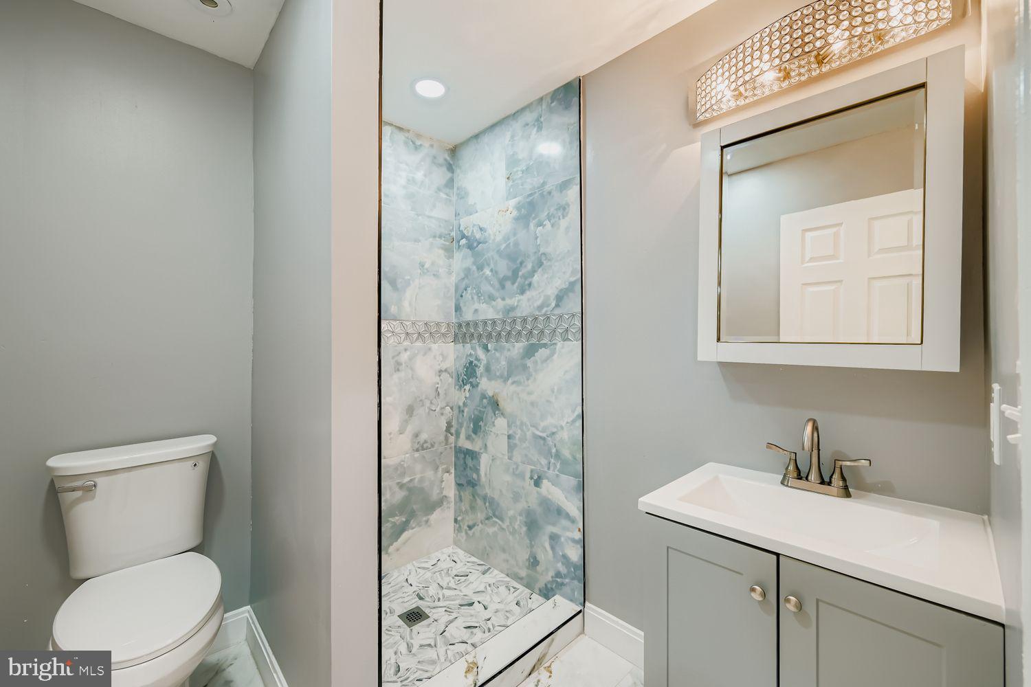3415 Springdale Avenue Baltimore, MD 21216 - Photo 11 of 33 Full Main Floor Bathroom