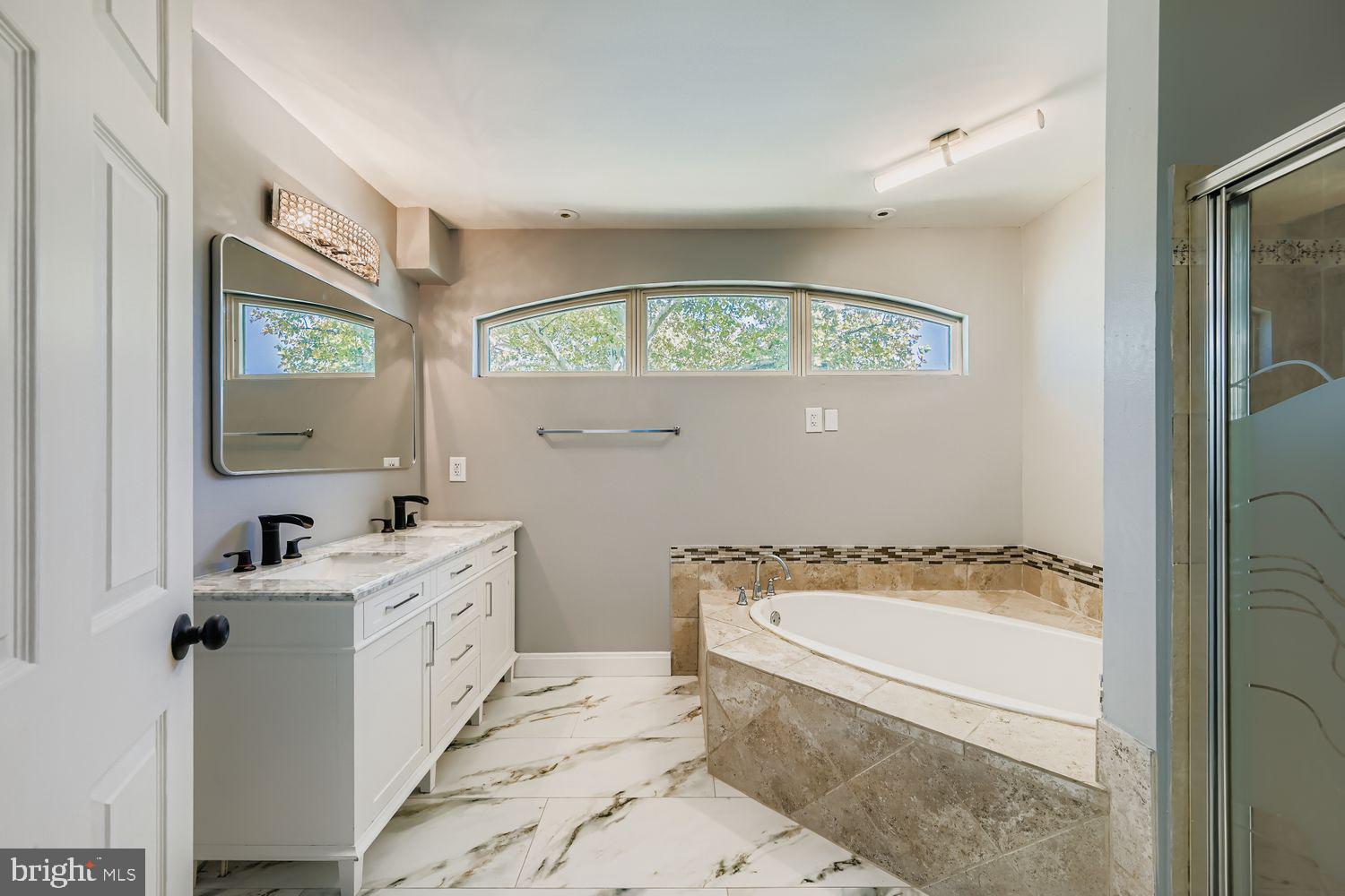 3415 Springdale Avenue Baltimore, MD 21216 - Photo 16 of 33 Spa Master Bathroom