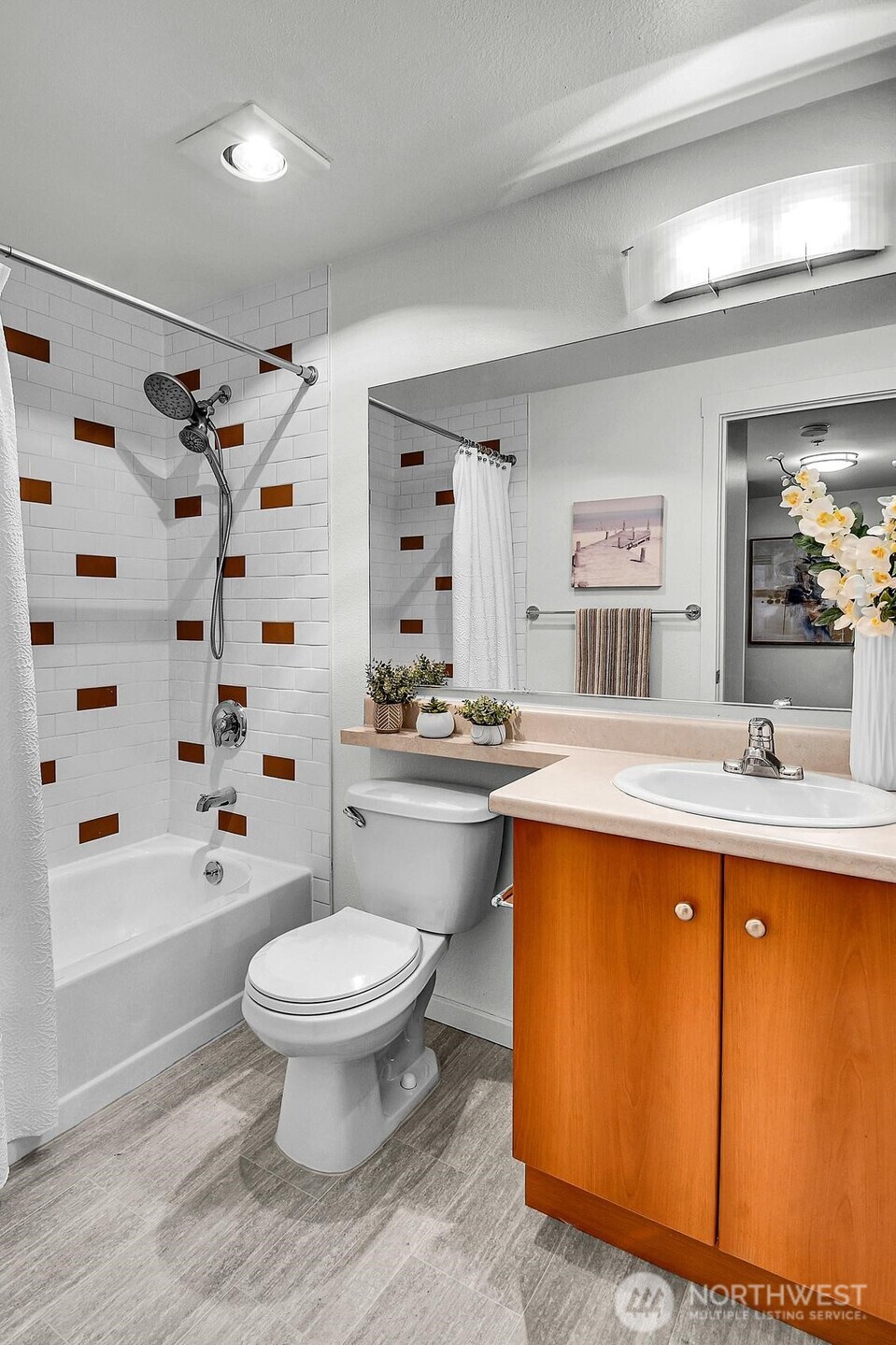 12404 East Gibson Road, Unit B304 Everett, WA 98204 - Photo 13 of 26