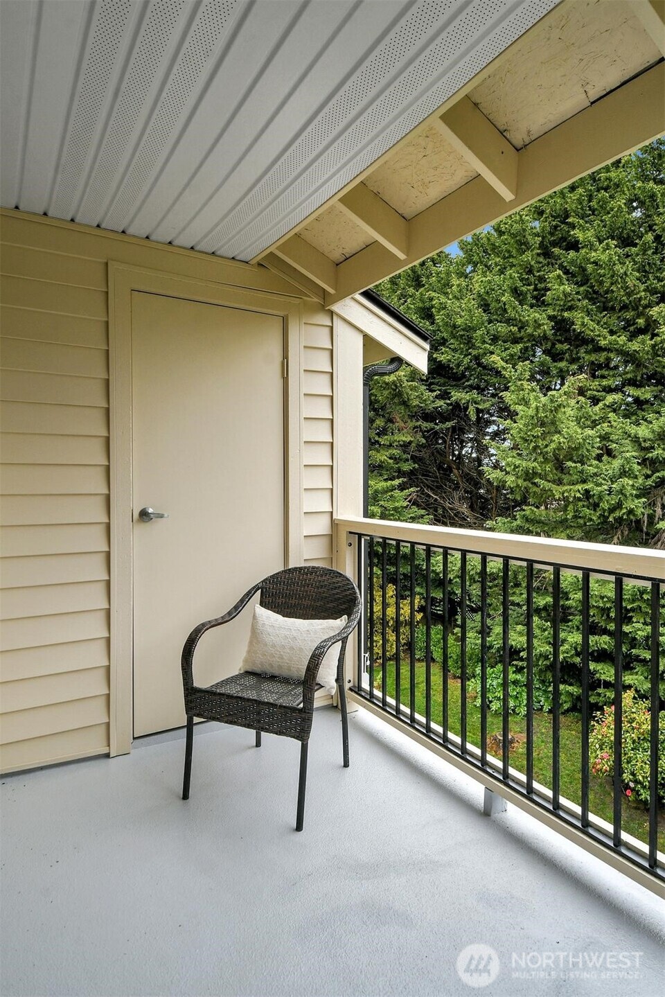 12404 East Gibson Road, Unit B304 Everett, WA 98204 - Photo 14 of 26