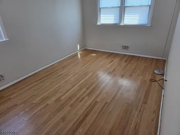 $2,600 | 46 North 8th Street, Unit 1, Kenilworth, NJ 07033