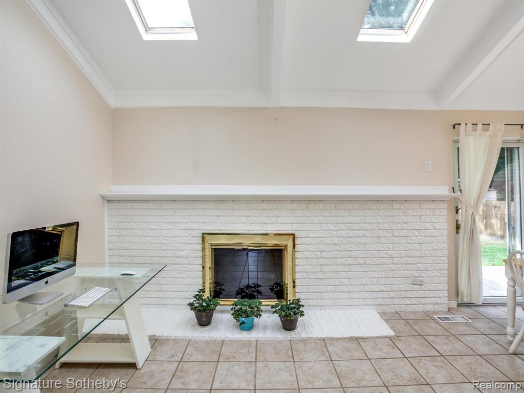 43805 Hanford Road Canton, MI 48187 - Photo 5 of 28