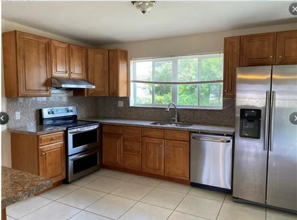 $3,400 | 7821 Northwest 14th Street, Pembroke Pines, FL 33024