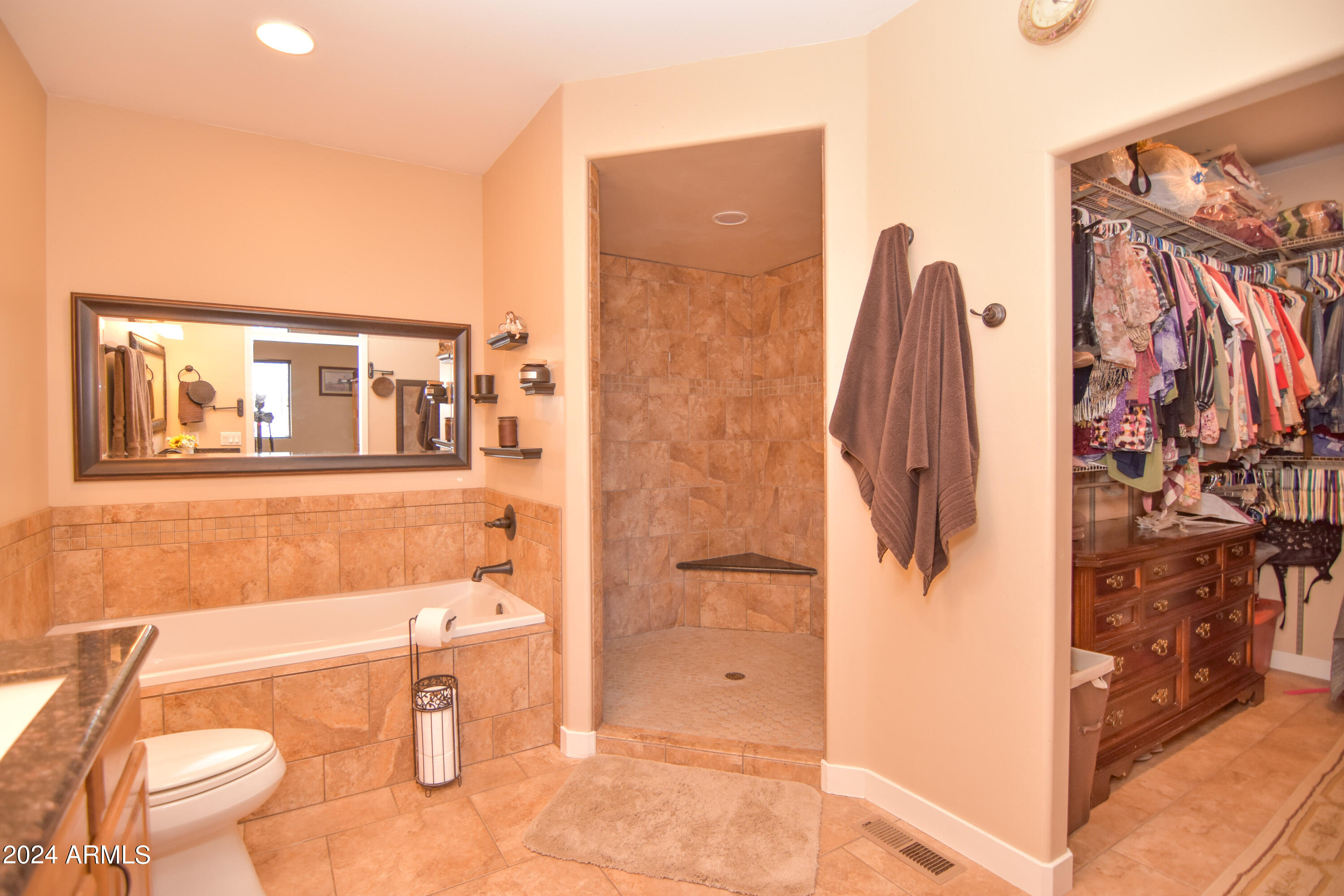 6951 Musgrove Road Skull Valley, AZ 86338 - Photo 18 of 52 Owners Suite Bathw/Walk-In Closet