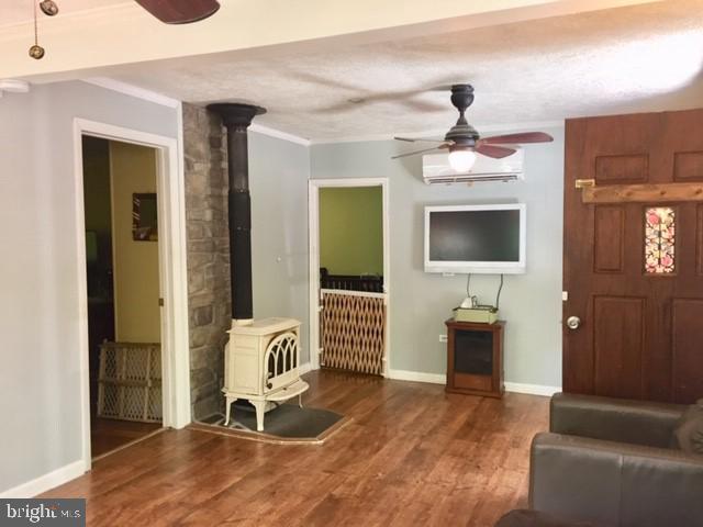 332 Sinking Spring Lane Gore, VA 22637 - Photo 3 of 37 Gallery Image 3