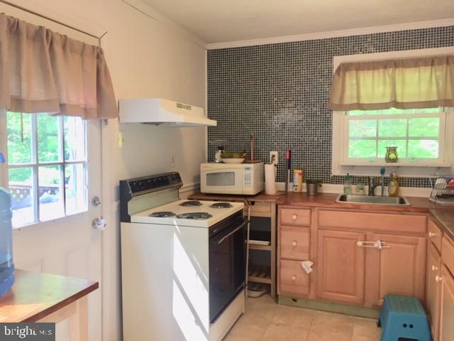 332 Sinking Spring Lane Gore, VA 22637 - Photo 8 of 37 Gallery Image 8