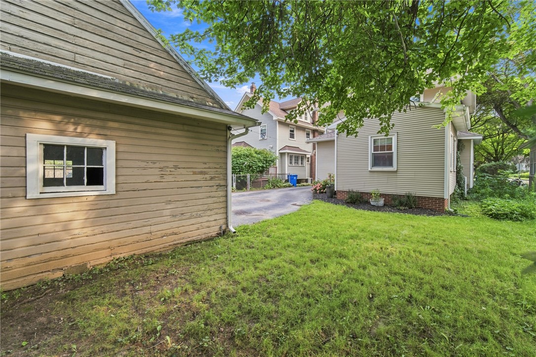 148 Merchants Road Rochester, NY 14609 - Photo 28 of 33 Yard