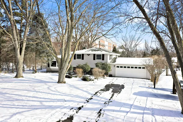 $329,900 | 8 East Rollins Road, Round Lake Beach, IL 60073