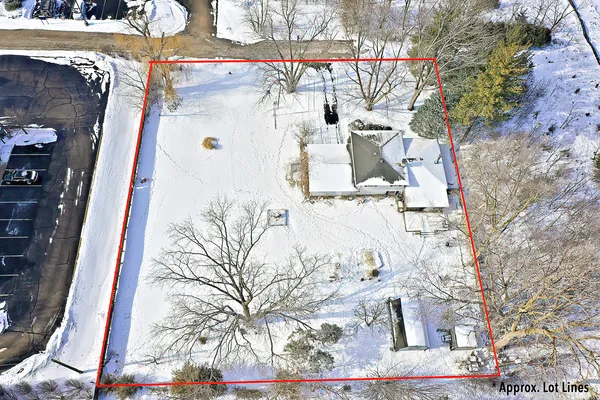 $329,900 | 8 East Rollins Road, Round Lake Beach, IL 60073