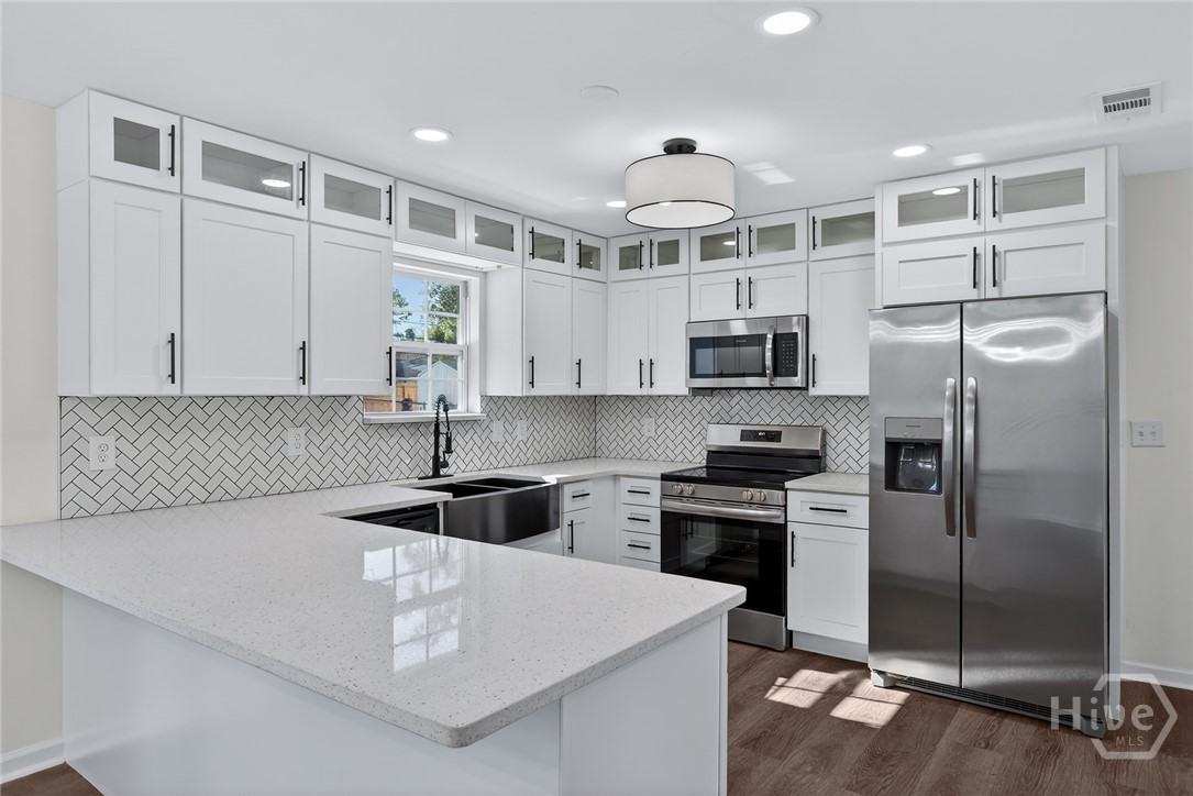 1411 Blakeley Road Savannah, GA 31406 - Photo 6 of 33 Gallery Image 6