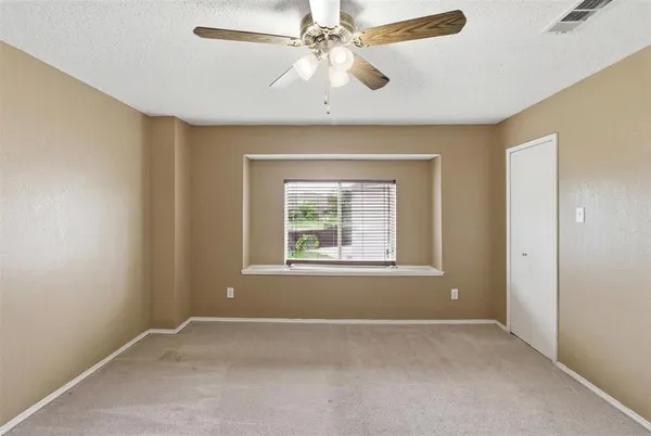 $355,000 | 531 Pecan Leaf Drive, Lancaster, TX 75146