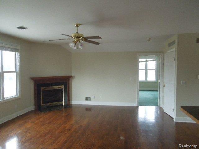 956 East Davison Lake Road Oxford, MI 48371 - Photo 12 of 25 ouiyh 204.jpg