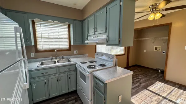 $205,500 | 3561 Grave Hill Road, Oneida, TN 37841
