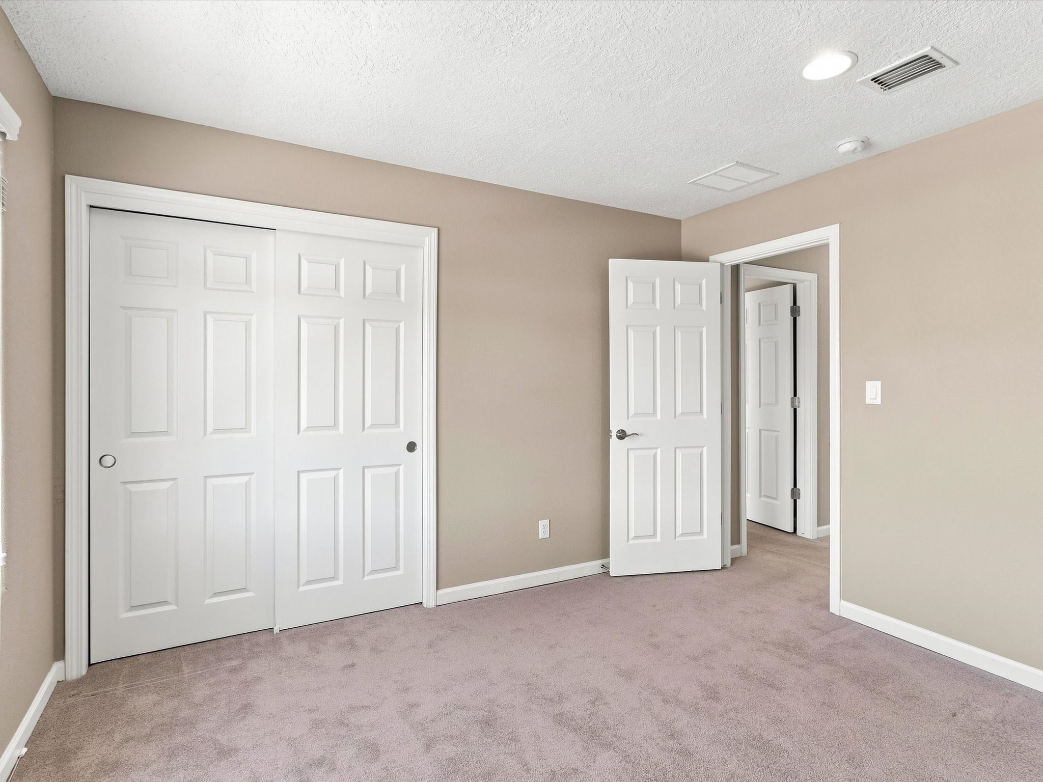 4642 Rail Runner Road Santa Fe, NM 87507 - Photo 43 of 74 The third bedroom with closet