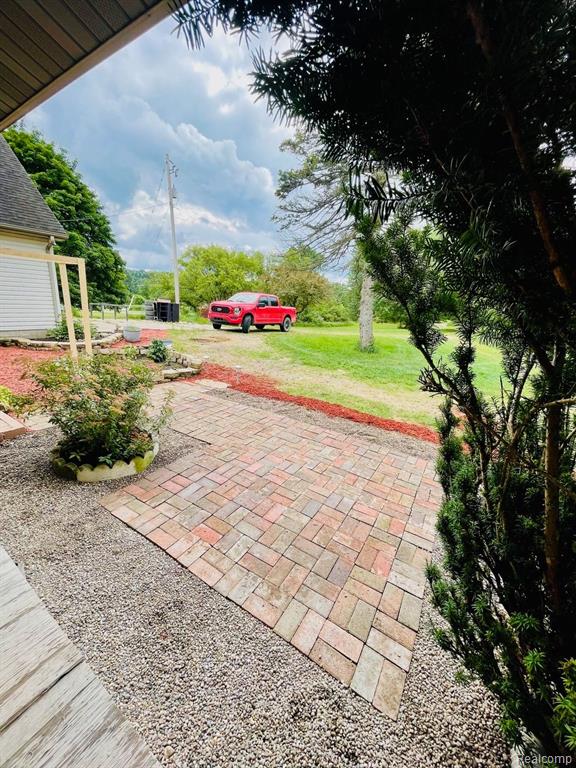 8086 Linden Road Fenton, MI 48430 - Photo 10 of 46 Gallery Image 10