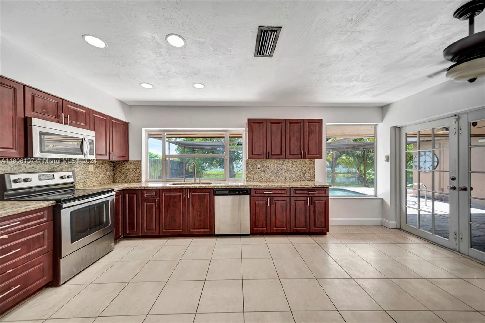 2912 Canal Road Miramar, FL 33025 - Photo 4 of 18 Gallery Image 4