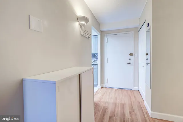 $2,000 | 7621 Tremayne Place, Unit 212, McLean, VA 22102