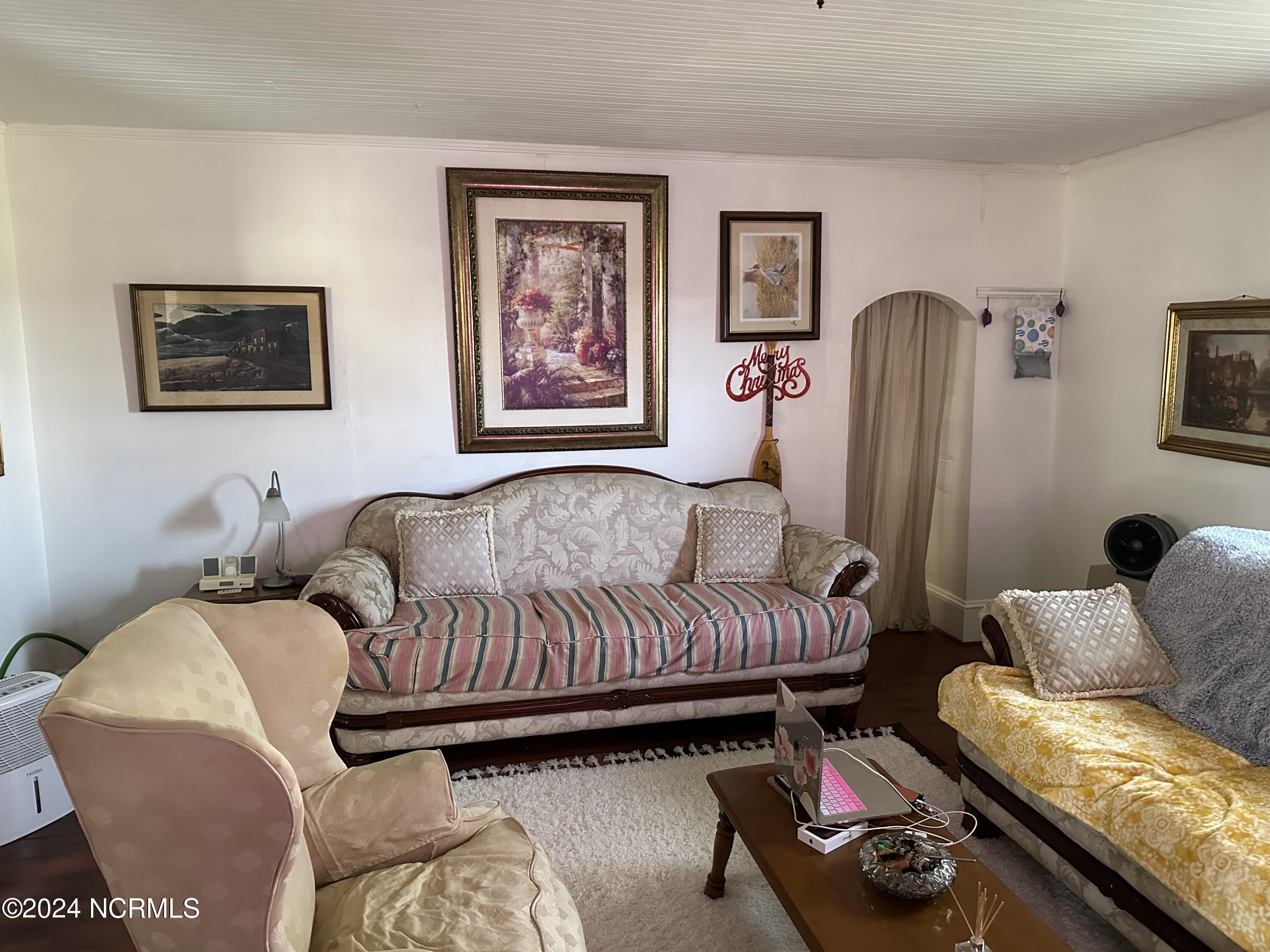319 Water Swamp Road Sunbury, NC 27979 - Photo 7 of 44 Living room