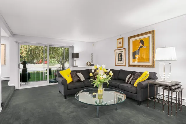 $260,000 | 6105 Lincoln Drive, Unit 136, Edina, MN 55436