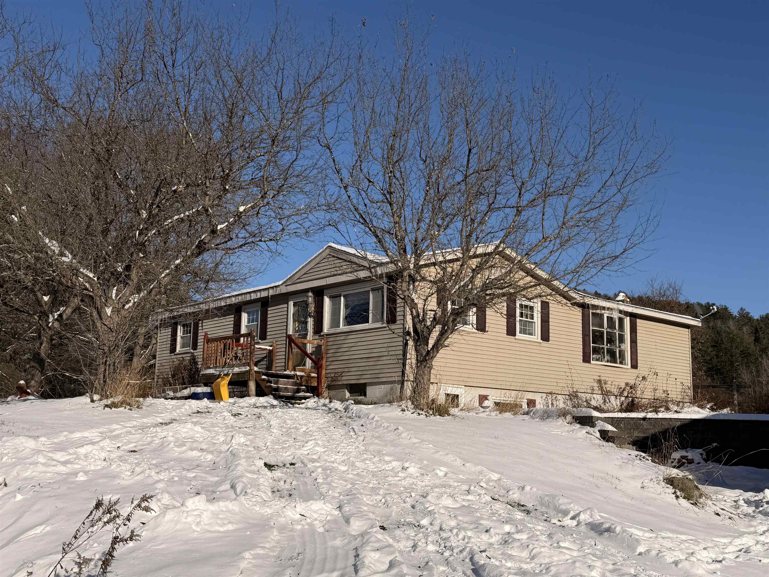846 New Boston Road St. Johnsbury, VT 05819 - Photo 1 of 19 Gallery Image 1