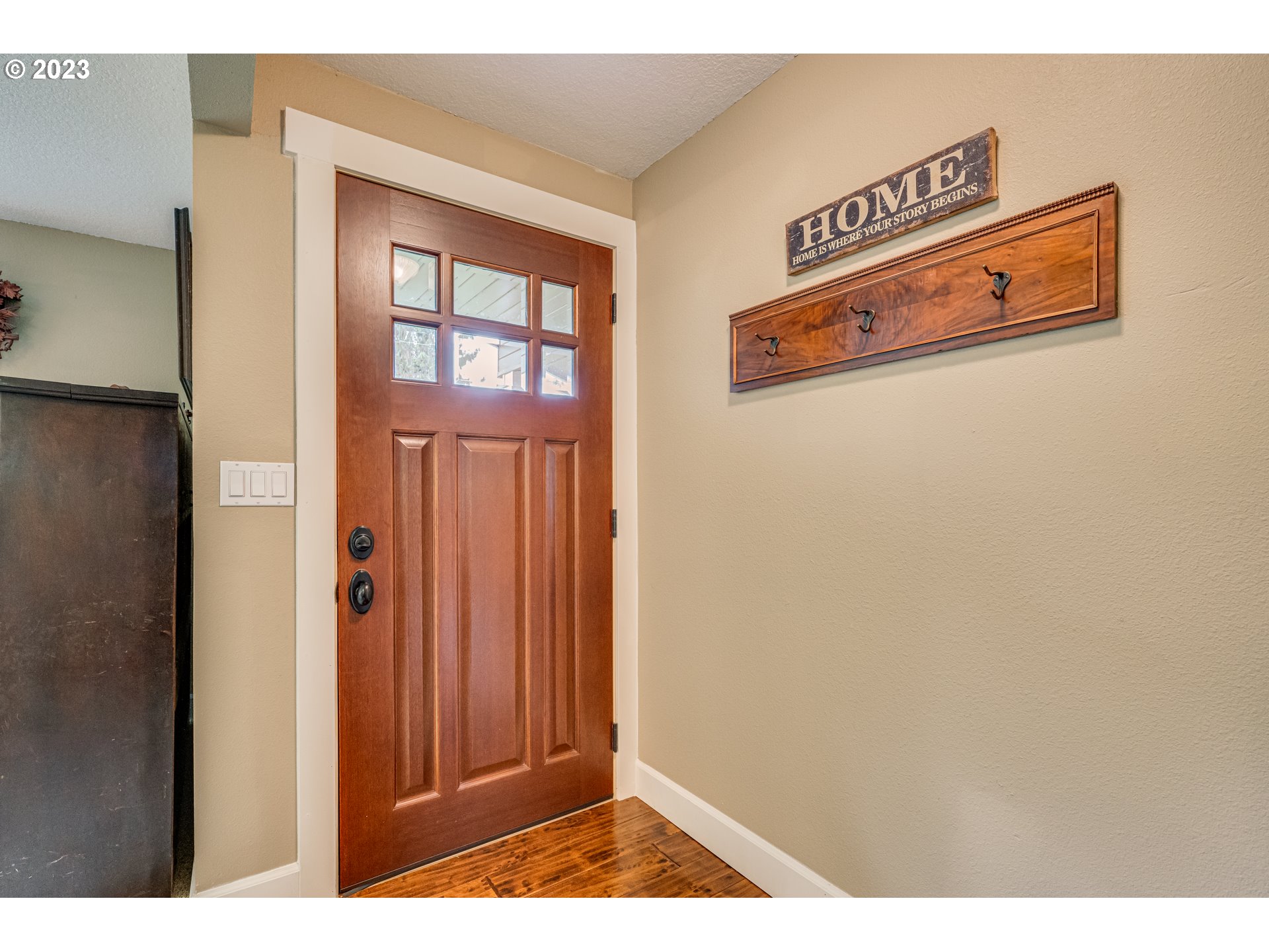 18721 Northeast Cramer Road Battle Ground, WA 98604 - Photo 15 of 32 a view of a hallway with entryway