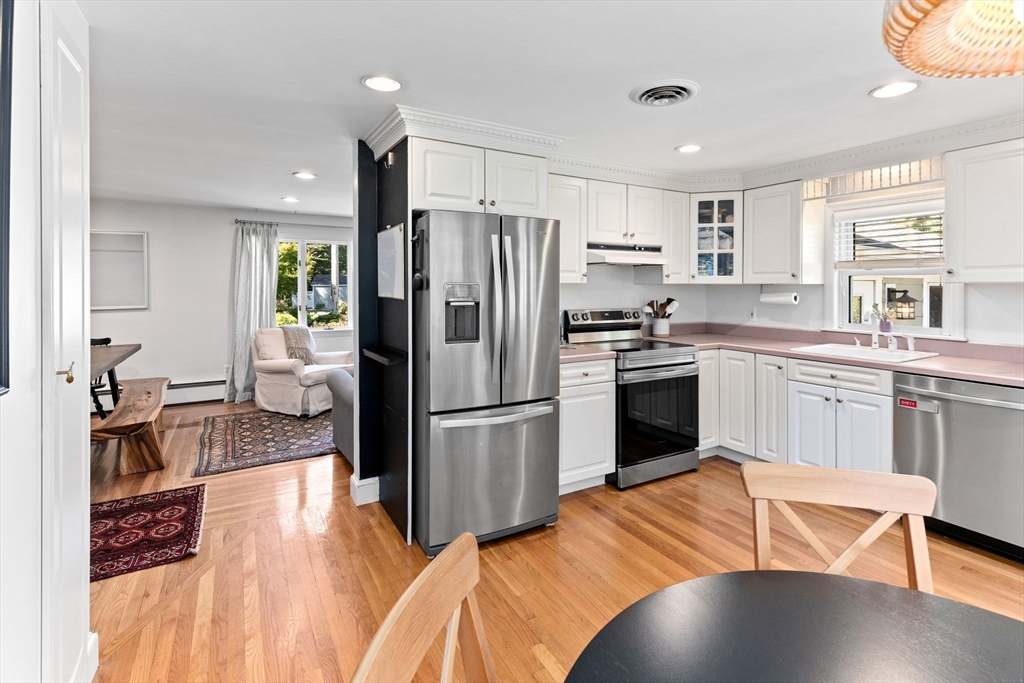 240 York Street Canton, MA 02021 - Photo 7 of 39