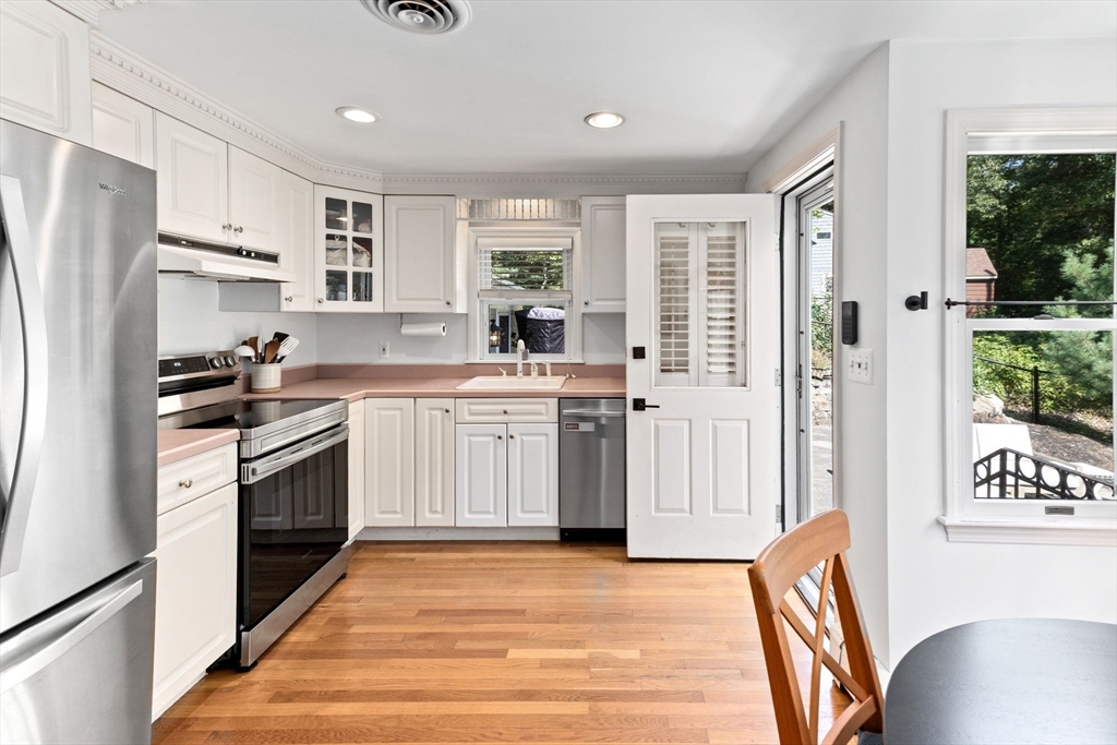 240 York Street Canton, MA 02021 - Photo 9 of 39