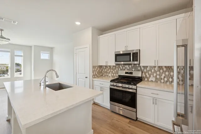 $305,000 | 14842 Maverick Avenue, San Antonio, TX 78217